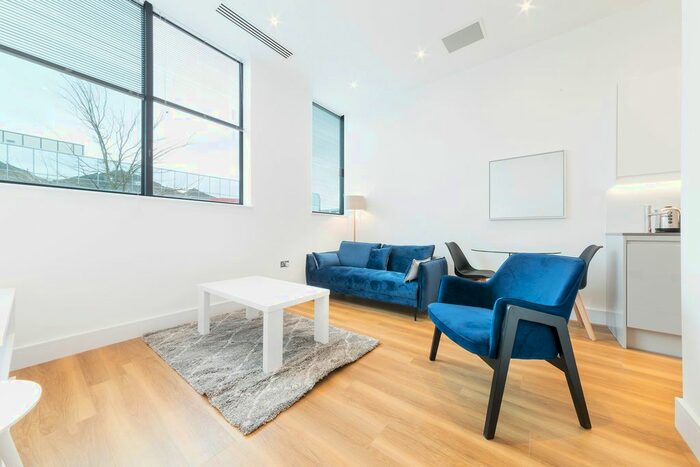 Studio To Rent In Bath Road, Slough, SL1