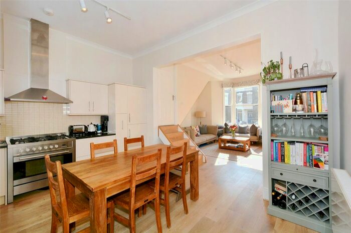 3 Bedroom Maisonette To Rent In Beresford Road, London, N5