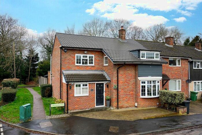 4 Bedroom End Of Terrace House To Rent In Larchwood Road, Adeyfield, Hemel Hempstead, Hertfordshire, HP2