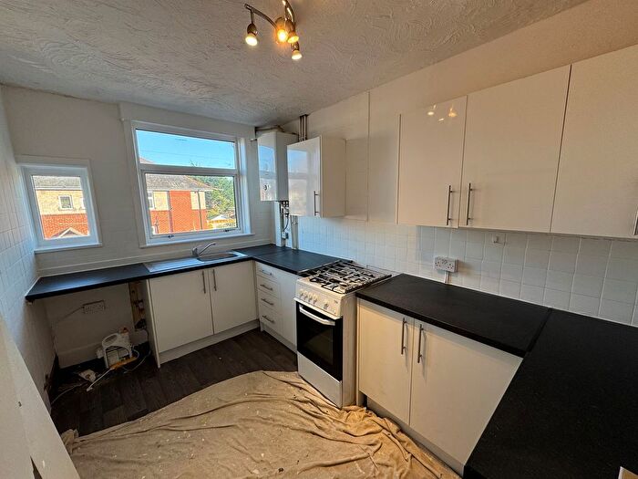 2 Bedroom Flat To Rent In Christchurch Road, Bournemouth, BH7