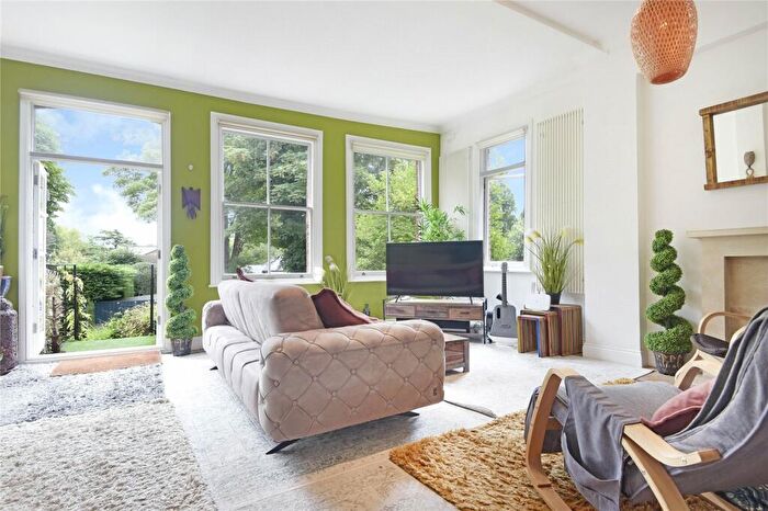 3 Bedroom Apartment To Rent In Stanhope Road, N6