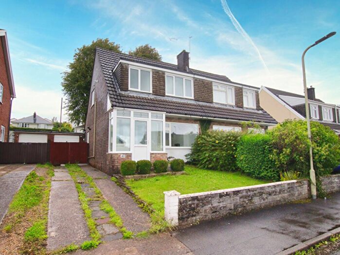 3 Bedroom Semi-Detached House For Sale In Carmarthen Drive, Tonteg, CF38
