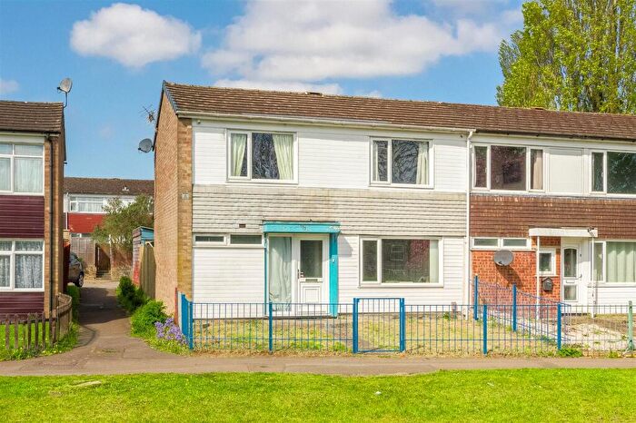 3 Bedroom End Of Terrace House For Sale In Queensway, Wellingborough, NN8