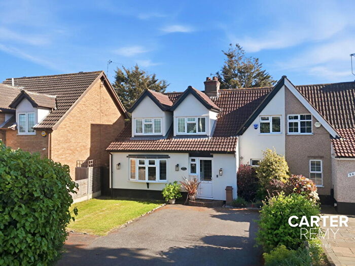 3 Bedroom Semi-Detached House For Sale In London Road, Romford, RM7