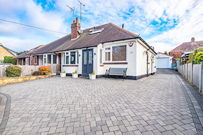 2 Bedroom Bungalow For Sale In Gledhow Wood Road, Leeds, LS8