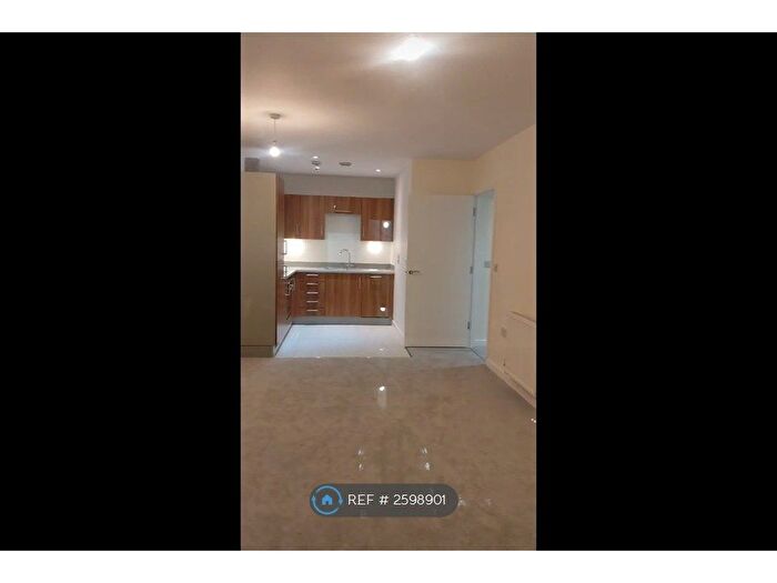 2 Bedroom Flat To Rent In Peebles Court, Croydon, CR0