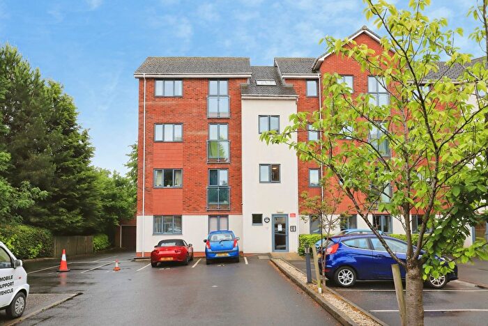 1 Bedroom Flat For Sale In Castle Road, Kidderminster, Worcestershire, DY11