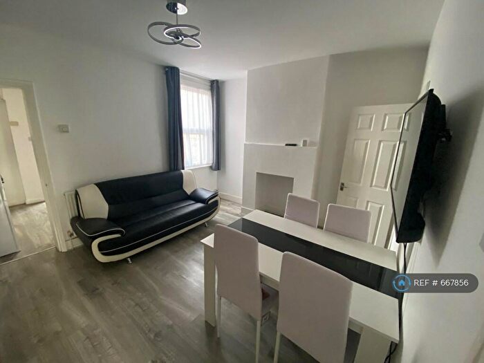 2 Bedroom Terraced House To Rent In Reading, Reading, RG1