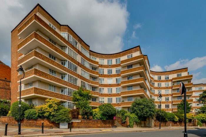 3 Bedroom Flat To Rent In Cholmeley Park, Highgate Village, N6