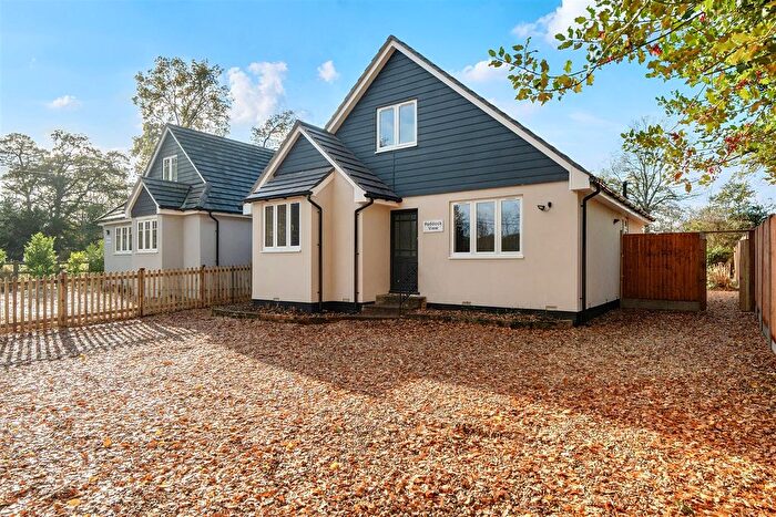 4 Bedroom Chalet For Sale In Honey Hill, Wokingham, Berkshire, RG40