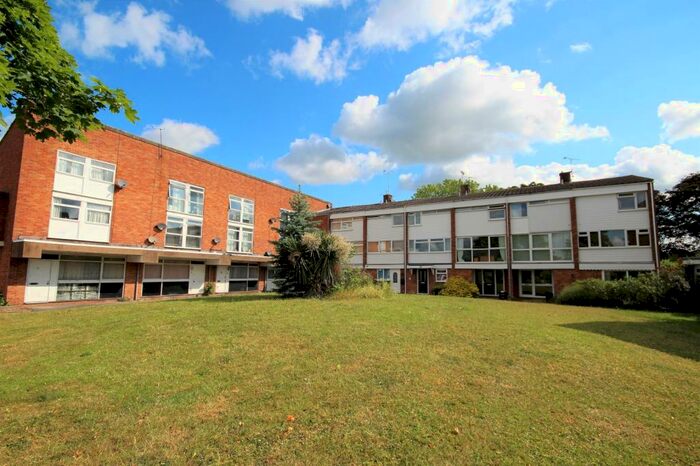 2 Bedroom Apartment To Rent In Colleton Drive, Twyford, Reading, RG10