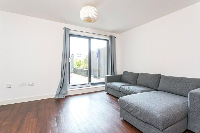2 Bedroom Flat To Rent In Dunbridge Street, London, E2