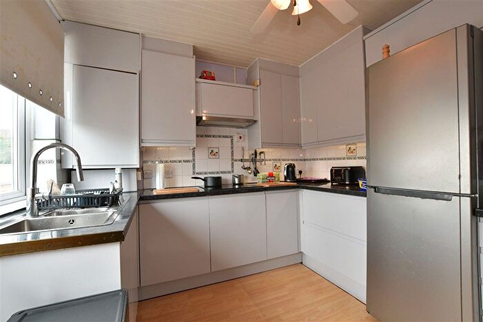 3 Bedroom Bungalow For Sale In Straight Road, Romford, Essex, RM3