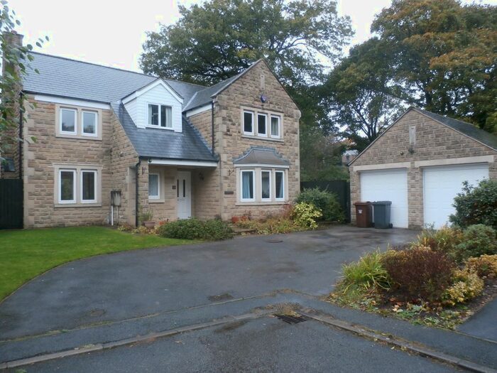 4 Bedroom Detached House To Rent In Bluebell Close, Hayfield, SK22