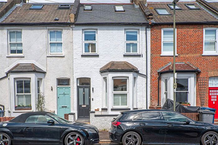 3 Bedroom Detached House For Sale In Brackenbury Road, London, N2