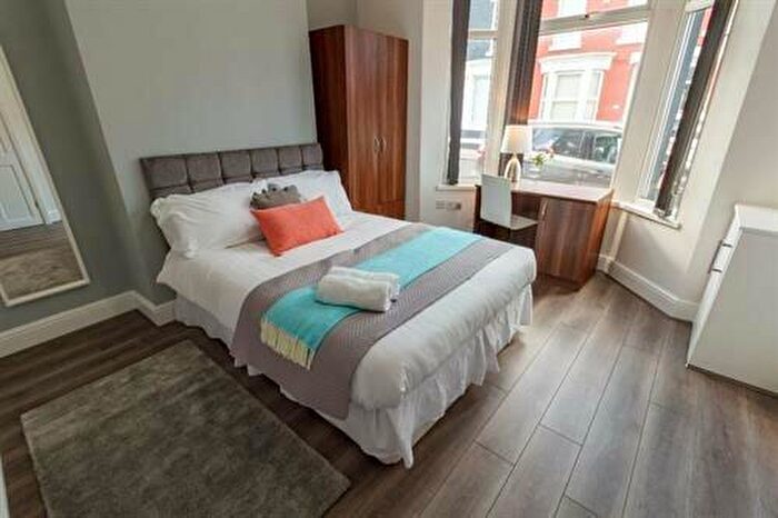 4 Bedroom House To Rent In Romer Road, L6