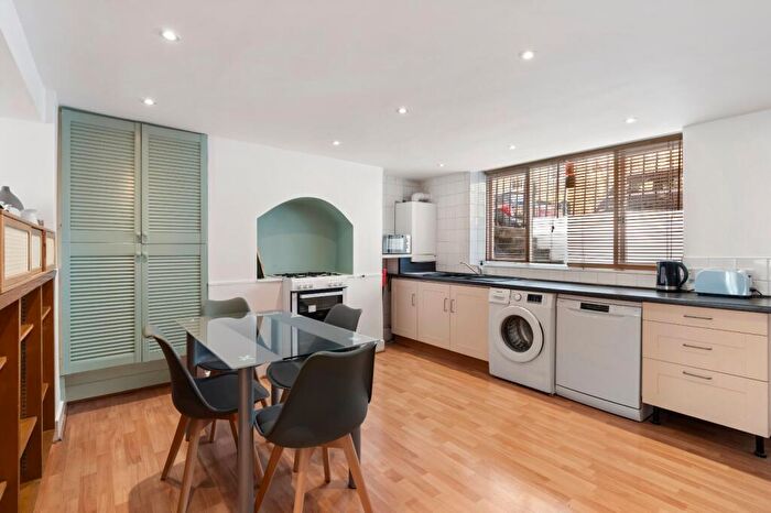 1 Bedroom Property To Rent In Offord Road, Islington Central, N1