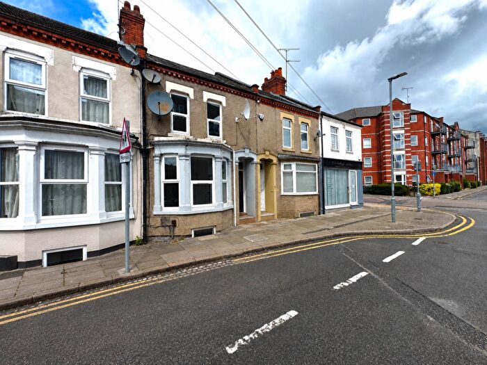 3 Bedroom Terraced House To Rent In Adnitt Road, Abington, Northampton, NN1