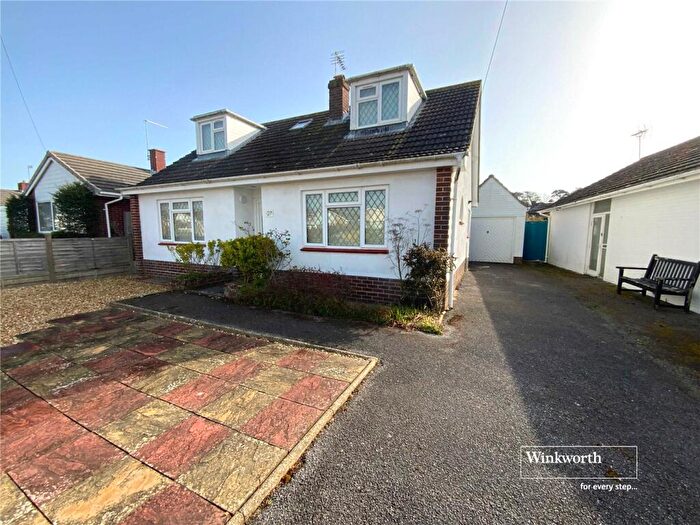 3 Bedroom Bungalow For Sale In Falcon Drive, Mudeford, Christchurch, Dorset, BH23