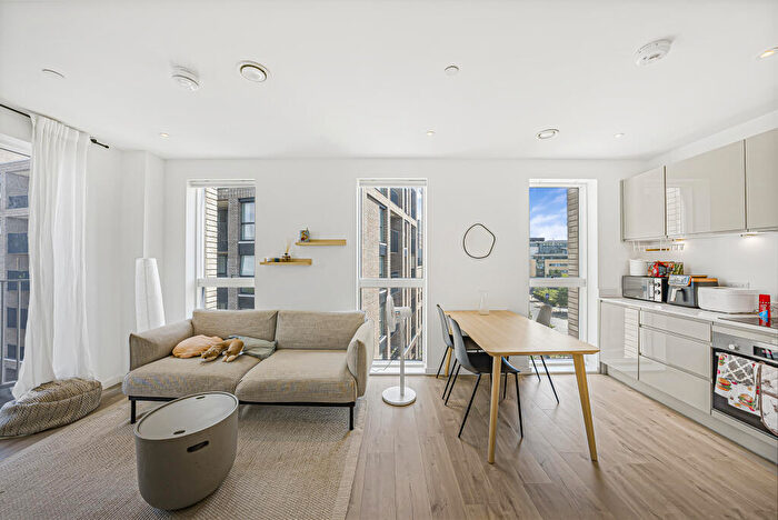 2 Bedroom Flat For Sale In Silley Weir Promenade, London, E16