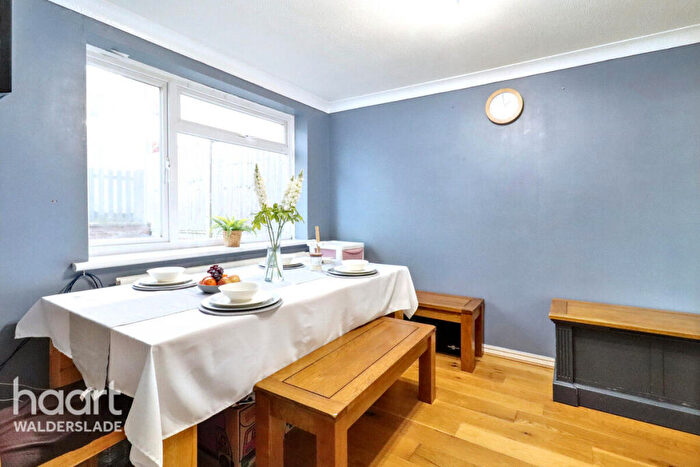 3 Bedroom Semi-Detached House For Sale In Hillborough Grove, Chatham, ME5