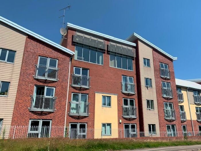 3 Bedroom Apartment To Rent In Drapers Fields, Coventry, CV1