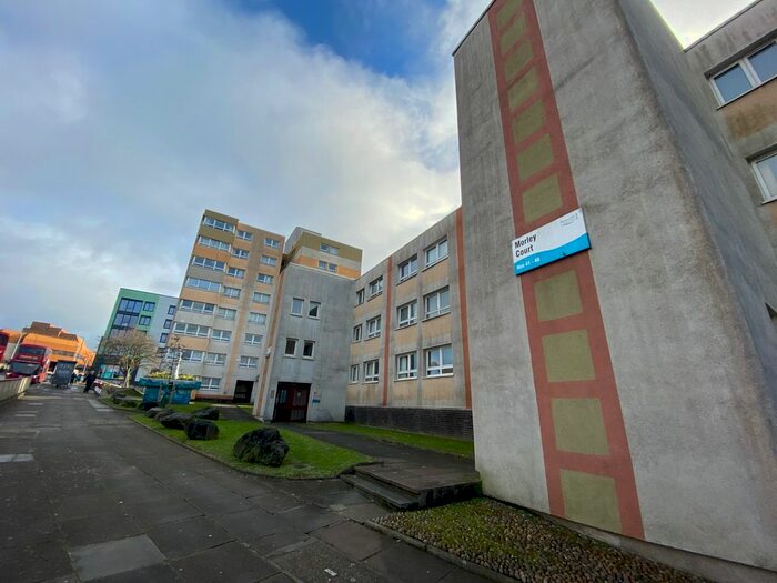 2 Bedroom Flat To Rent In Morley Court, Plymouth, PL1