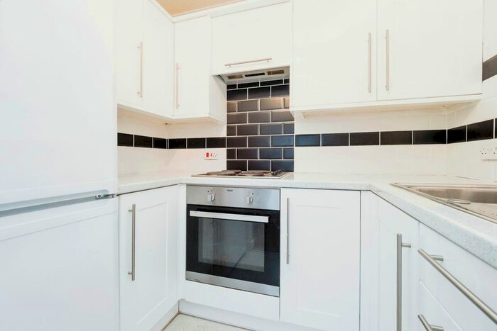 1 Bedroom Flat For Sale In Flat Fentiman Way, Hornchurch, RM11