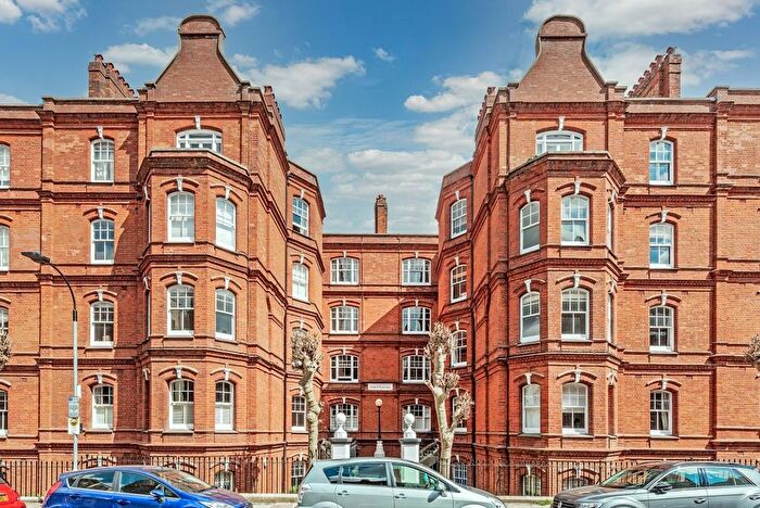 2 Bedroom Flat To Rent In Queen's Club Gardens, London, W14