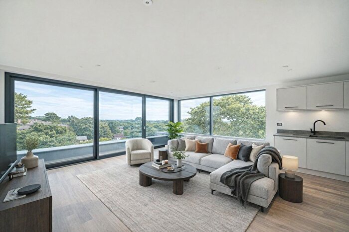 3 Bedroom Flat For Sale In Highmoor Road, Poole, Dorset, BH14