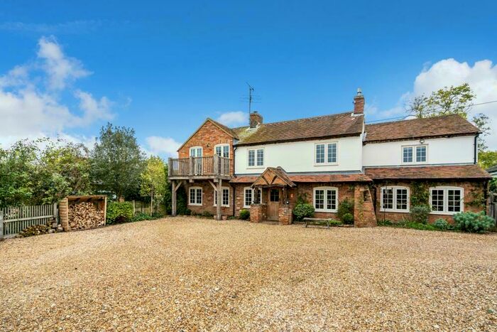 4 Bedroom Detached House For Sale In Great Horwood, Milton Keynes, MK17