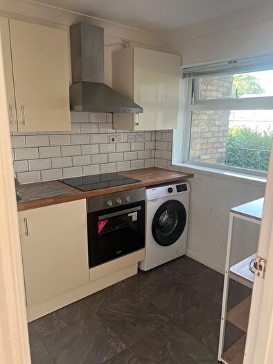 1 Bedroom Flat To Rent In Waverley Road, Enfield, EN2