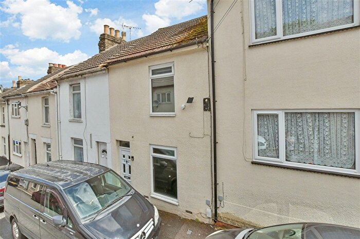 3 Bedroom Terraced House For Sale In Sturla Road, Chatham, Kent, ME4