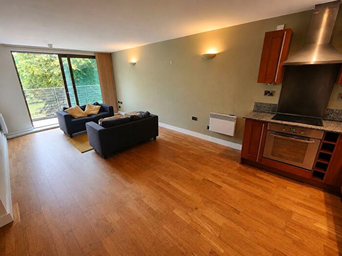 2 Bedroom Flat For Sale In Isaac Way, Manchester, M4