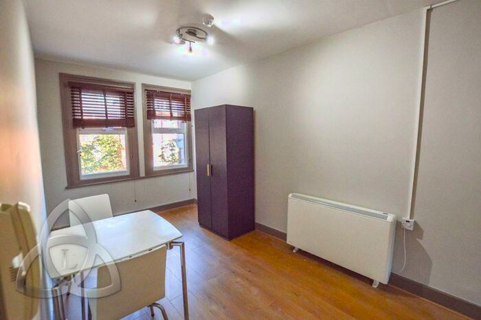 Studio To Rent In Iverson Road, West Hampstead, NW6