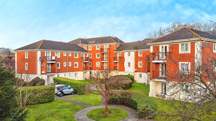 2 Bedroom Flat For Sale In London Road, Reading, Berkshire, RG1