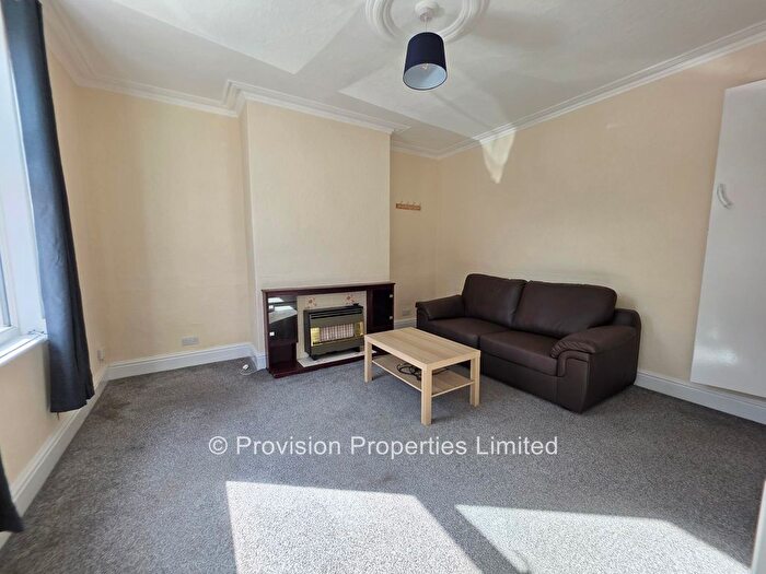 2 Bedroom Terraced House To Rent In Harold View, Hyde Park, Leeds, LS6