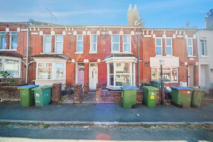 4 Bedroom Terraced House For Sale In Milton Road, Southampton, Hampshire, SO15