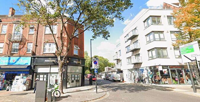 2 Bedroom Flat To Rent In Junction Road, London, N19