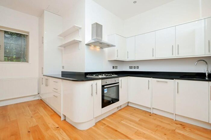 1 Bedroom Flat To Rent In Shacklewell Lane, Stoke Newington, E8