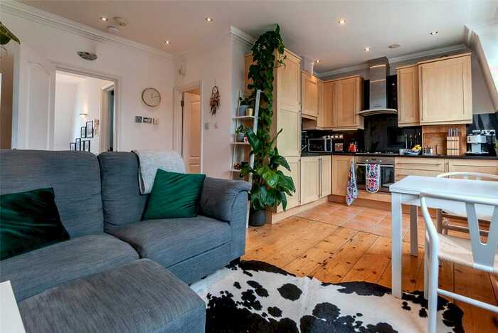 1 Bedroom Flat To Rent In Axminster Road, Holloway, N7