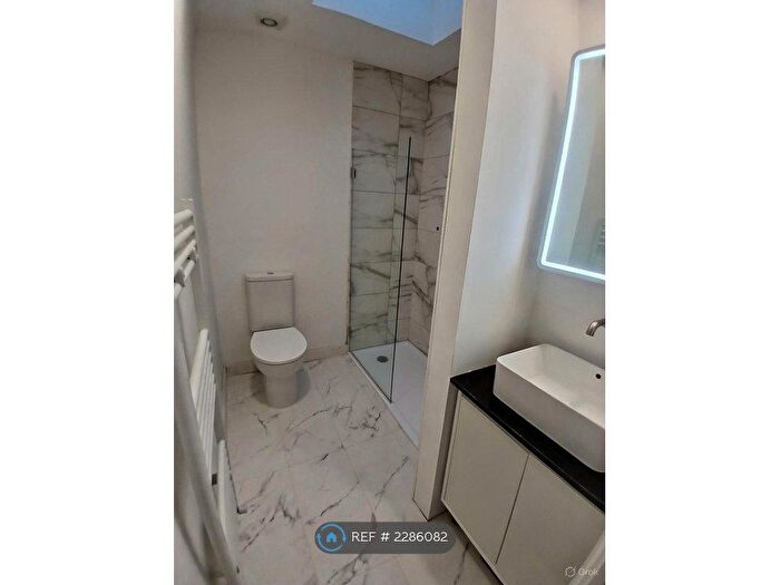 1 Bedroom Flat To Rent In Friern Barnet Road, London, N11