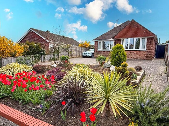 3 Bedroom Detached Bungalow For Sale In Holland Road, East Clacton, CO15