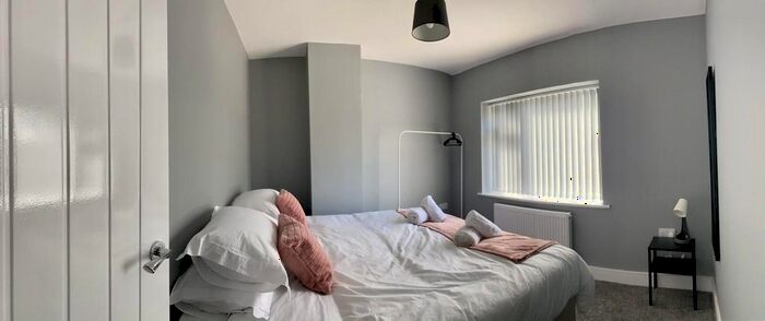 3 Bedroom Property To Rent In Broadgate Drive, Horsforth, Leeds, LS18