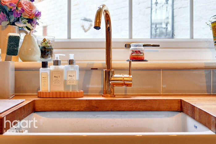 2 Bedroom Terraced House For Sale In High Street, Syston, LE7