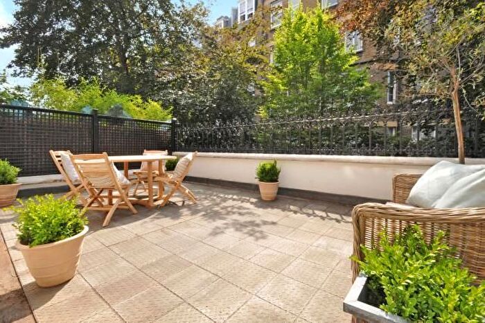 2 Bedroom Flat To Rent In Hornton Street, London, W8