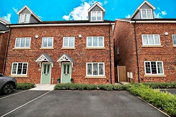 4 Bedroom Semi Detached House To Rent In Perseverance Close Westhoughton Bolton *Must View*, BL5