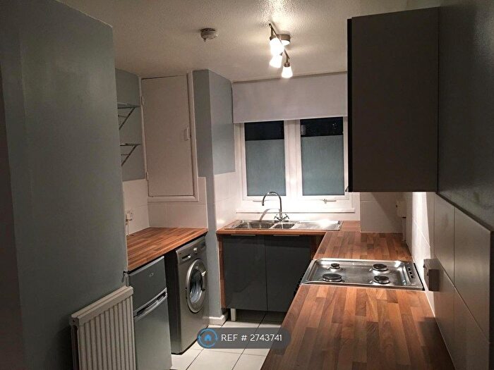 1 Bedroom Flat To Rent In Southwark Park Road, London, SE16