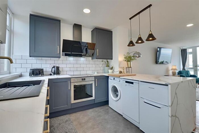 3 Bedroom Maisonette To Rent In Marine Parade West, Lee-On-The-Solent, PO13