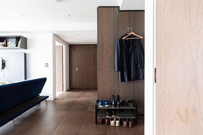 1 Bedroom Flat To Rent In Chronicle Tower, City Road, EC1V